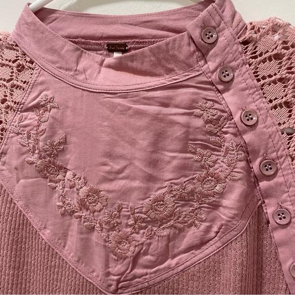 Free People Women's Small Dusty Rose Embroidered Crochet Waffle Knit Blouse Top - Picture 4 of 16